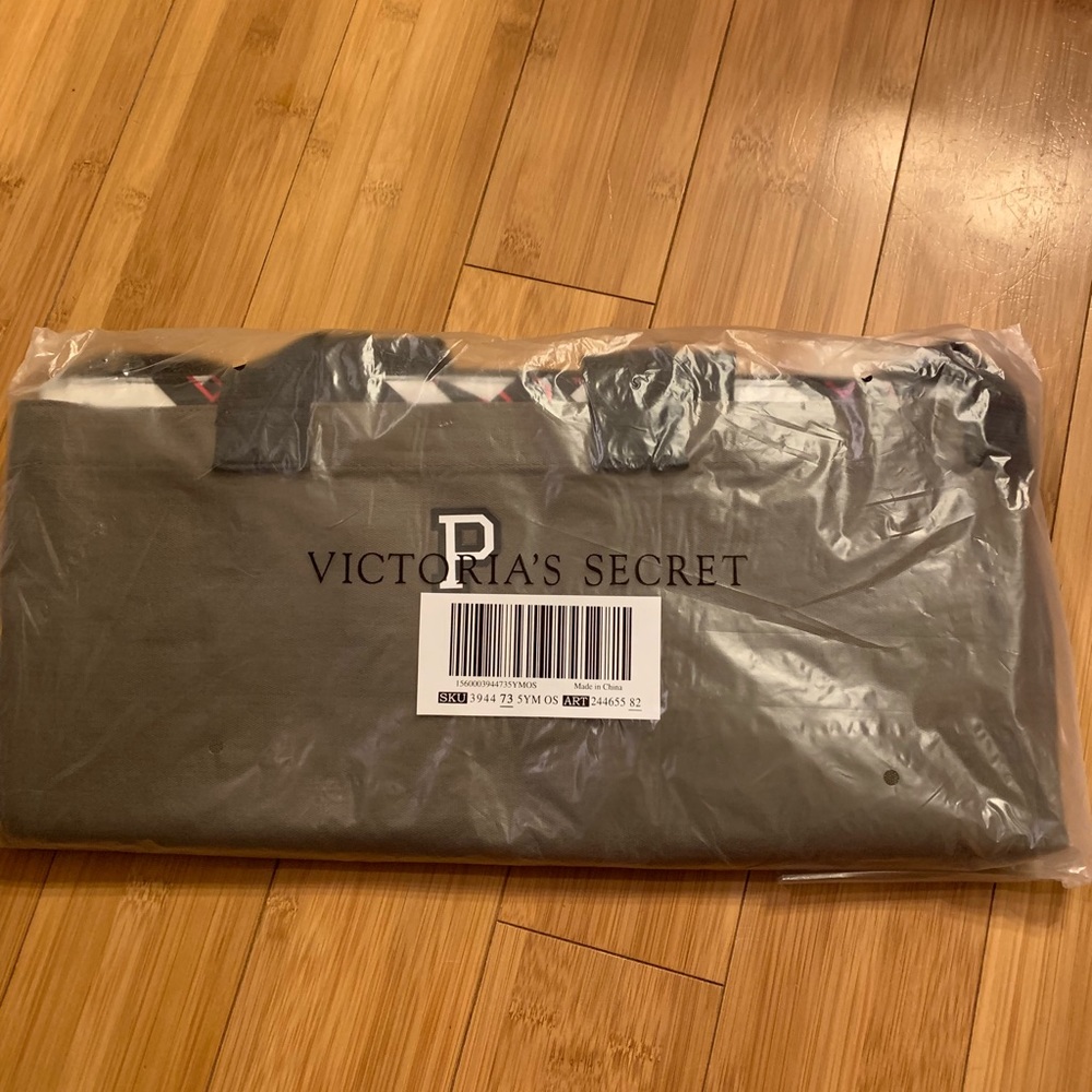 🆕 VS insulated cooler tote - Picture 3 of 4